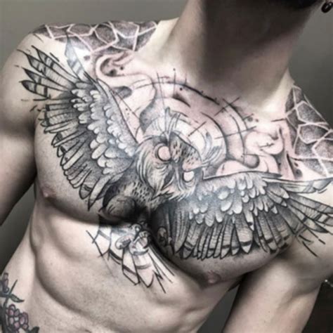 diseos tatuajes en el pecho para hombres|Tatuajes pecho hombre